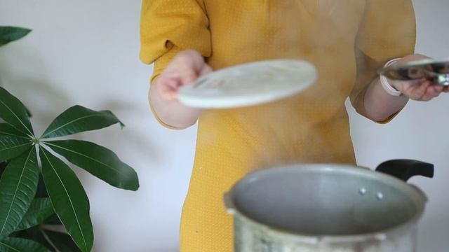 Традиционный индийский рецепт -воздушный завтрак из нутовой муки (веганский) смотреть онлайн