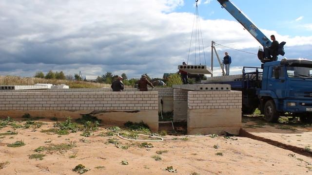 #установкаплит#цоколь#нашучасток#стройкасвоимируками#участок 16.09.20г. Установка плит перекрытия. смотреть онлайн