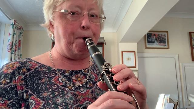 4 or 6 notes Mamma Mia for Eb Clarinet. For my Kick-Start Clarinet Group. смотреть онлайн