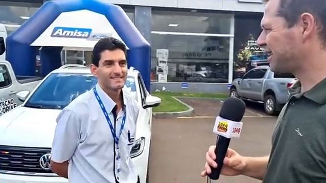 Amisa Ford apresenta a nova Transit 18 lugares e a linda Maverick, com direito a volta pela cidade смотреть онлайн