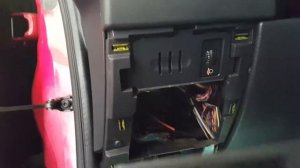 Где находится диагностический разъем OBD на PEUGEOT 3008