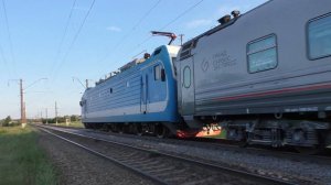 ЭП1М-471 с поездом №180 Санкт-Петербург - Евпатория