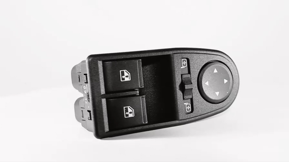 Блок переключателей стеклоподъемников и управления зеркалами Datsun смотреть онлайн