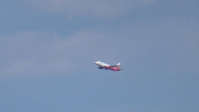 Rossiya Sukhoi Superjet 100-95 taking off from Bratislava Airport смотреть онлайн