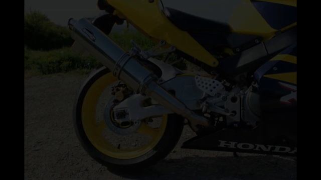 The worst looking Honda Fireblade CBR954 Finished! From Deano's Garage. смотреть онлайн