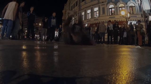 Брейк на улице Баумана в Казани смотреть онлайн