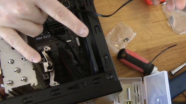 Comment monter son PC 2017 - Processeur Intel Skylake I7 4GHZ tuto- 1000 euros смотреть онлайн