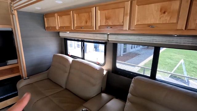 Хороший дизель интеграл от TIFFIN | Автодом дизель интеграл | Американский дизель автодом Класс А