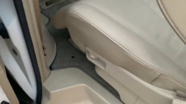 Nissan Elgrand electric curtains