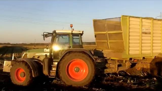 John Deere 7500 & Fendt Vario 934 mit USA 2000 Muldenkipper beim Mais Häckseln смотреть онлайн