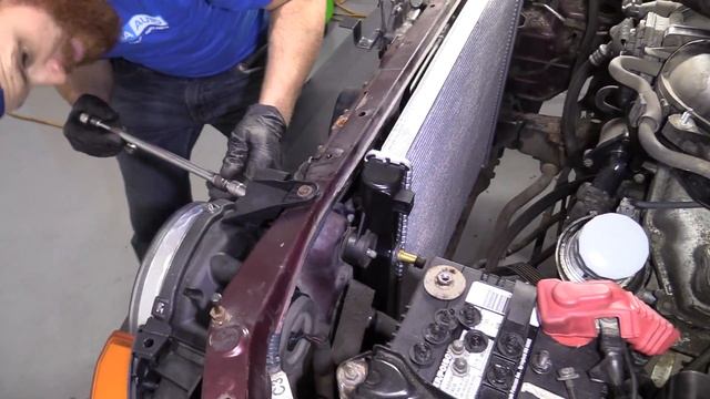 How to Replace Radiator 07-14 Toyota FJ смотреть онлайн