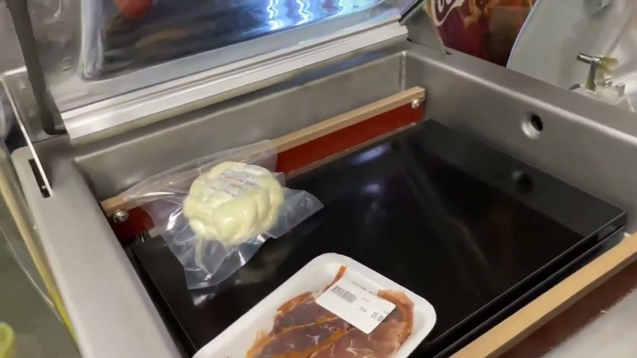 Быстрое упаковывание продуктов: Вакуумные упаковщики на пике производительности смотреть онлайн