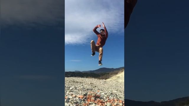 КИНОХАЙП ПОКАЗЫВАЕТ КАК СДЕЛАТЬ УДАР ЯСТРЕБА ИЗ КОБРЫ КАЙ. смотреть онлайн