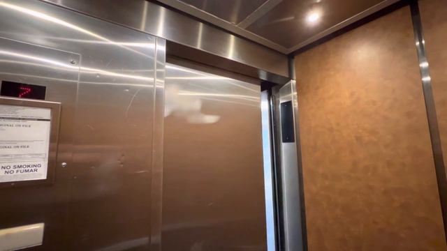 Elevator Wyndham Garden Hotel (Conference Center Building) смотреть онлайн