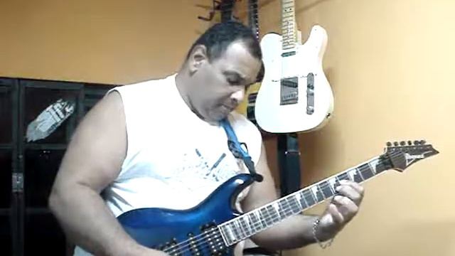 Tirando uma onda de Ibanez R 540 Custom Made!! смотреть онлайн