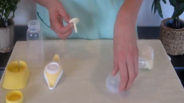 Medela Harmony Manual Breast Pump For Breastfeeding Moms