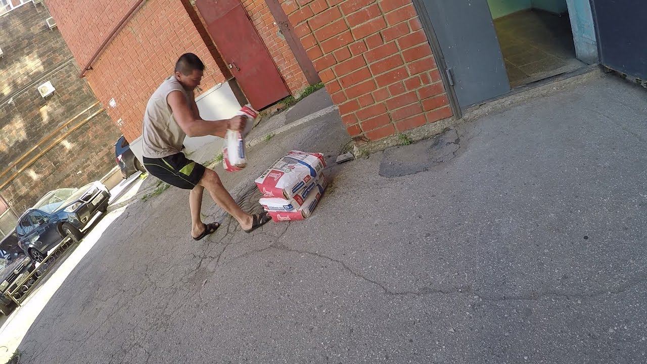 Рашид исправляет косяки.Поклеили обои.Обращение к подписчикам. смотреть онлайн