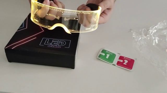 Неоновые очки, крутое дополнение образа, очередной тренд тик тока. смотреть онлайн