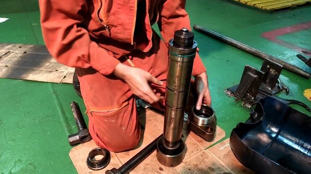 MAIN ENGINE Fuel valve Overhaul & Testing Procedure MAN B&W 6S60ME-C8.2 Slide Type Fuel Valve смотреть онлайн