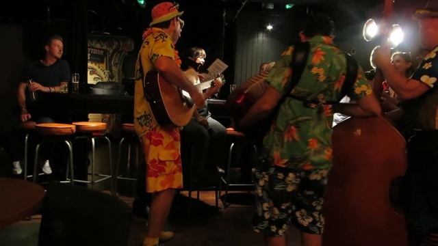Meet & Greet party after the Monty Python show at the O2 in 2014 смотреть онлайн