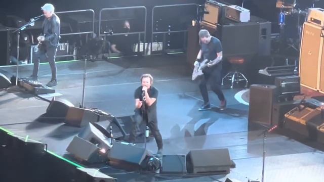 Pearl Jam Kia Forum 5-7 Los Angeles - Even Flow смотреть онлайн
