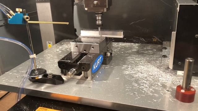 ROLAND CNC MDX 540SA MILLING ALUMINUM смотреть онлайн