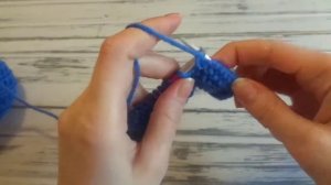 Как вывязать из одной петли две. Прибавления без дырочек.