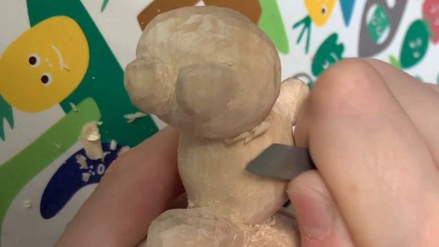 Моя ПЕРВАЯ фигурка из ДЕРЕВА. Резьба по дереву #резьбаподереву #поделки #начинающий смотреть онлайн