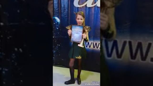 Сочи , Россия . Июнь 2017.?Ансамбль эстрадного танца ,, Вернисаж" смотреть онлайн