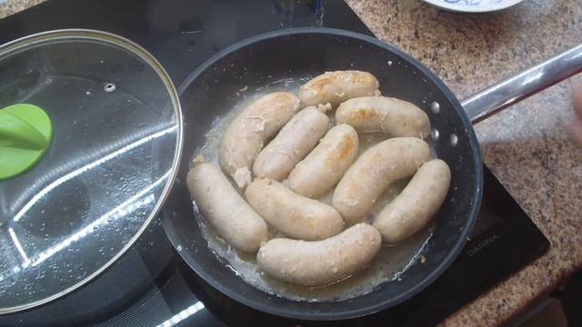 Купаты на сковороде