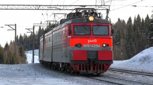 ВЛ11-429/ВЛ11.8-596 А с грузовым поездом следует через о.п. Глухарь