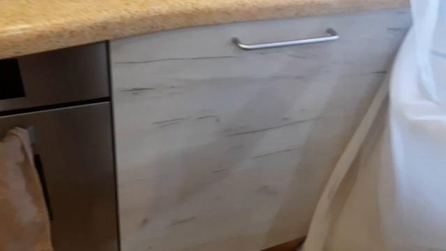 Обновлённая кухня с новым островом из старого корпуса, говорим про мебель. смотреть онлайн