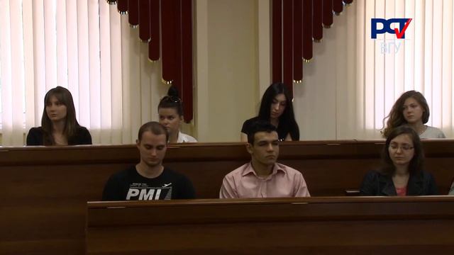 В ВГУ состоялось вручение диплома и мантии Почётного доктора ВГУ , профессору Виталию Наумкину. смотреть онлайн