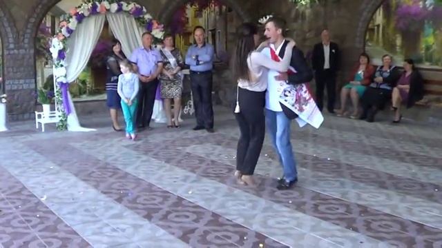 Свати танцюють весільний вальс смотреть онлайн