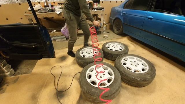 BMW e39 из проекта ДИМЫ ГОРДЕЯ у нас в гараже + ПОКРАСКА дисков МЕРСЕДЕС смотреть онлайн
