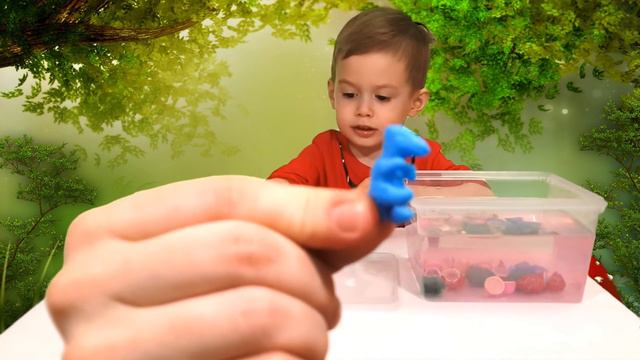 Динозавры вылупляются из яиц / Dinosaurs hatched from eggs смотреть онлайн