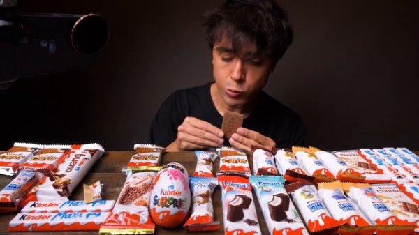 ASMR KINDER CHOCOLATE PARTY Happy Hippo, Kinder Joy, Sponge Cake, Maxi King, Bueno 먹방 Eating Sounds