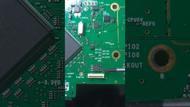 como hacer el corto ala memoria eeprom para programar los radios icom cuando tienen password смотреть онлайн