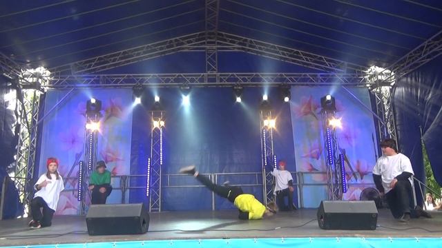 Старший состав #Green_dancers_crew на Дне Города) смотреть онлайн