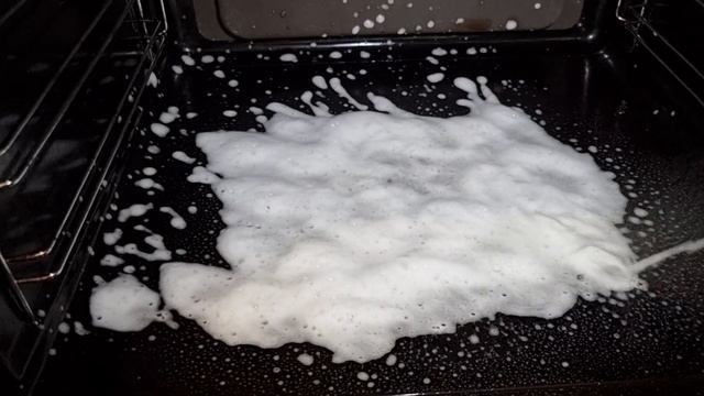 Силит Бенг не может смыть старый пригоревший жир.