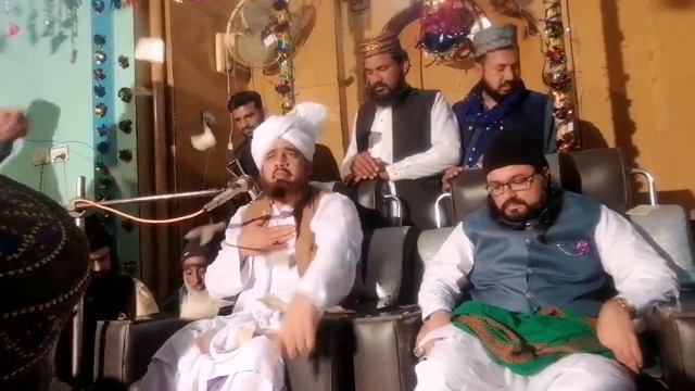 پیر محبت بیچ رہا ہے Sahbzada Syed javed iqbal gilani Akbari смотреть онлайн