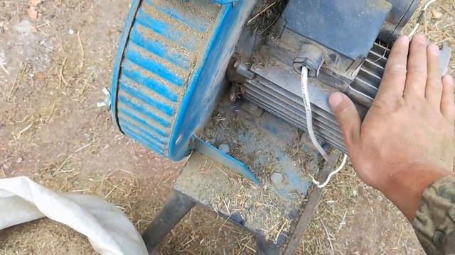 Своими руками - Травяная мука для гранулирования . смотреть онлайн