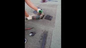 Установка кровельного аэратора на мягкой кровле.