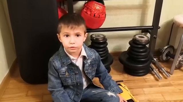 "Мама спит, она устала..." смотреть онлайн