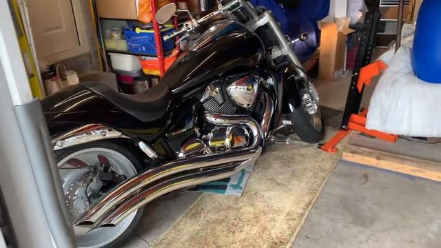 Suzuki VZR1800 cobra pipes start up смотреть онлайн