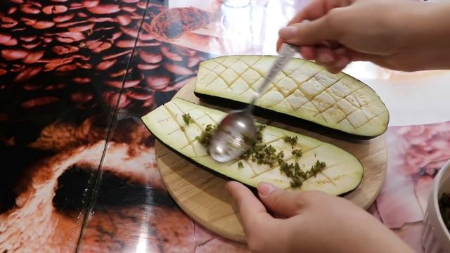 ВКУСНЕЙШИЕ БАКЛАЖАНЫ В ДУХОВКЕ/МОЙ ЛЮБИМЫЙ РЕЦЕПТ смотреть онлайн