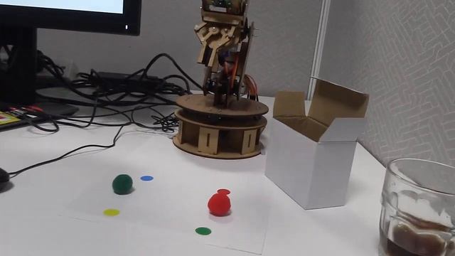 QUT Robotics Club - Armageddon. Robot Arm. Raspberry pi + python + OpenCv + PiCamera смотреть онлайн