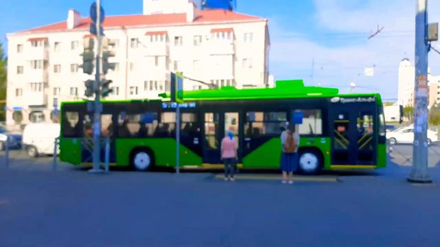 Троллейбус ВМЗ-Авангард 5298.01 1107 маршрута 5, уезжает в центр города. Казань смотреть онлайн