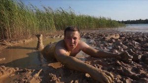 ПОКАЗАЛА ПОПУ НА ПЛЯЖЕ
