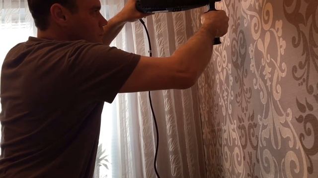 Вешаем полку из ИКЕА перфоратором из Леруа Мерлен смотреть онлайн